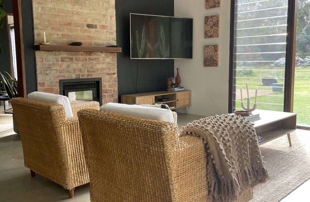 “Dwell At Wilderness” fabulous industrial farmhouse/holiday home