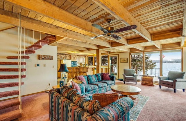E Lake Retreat