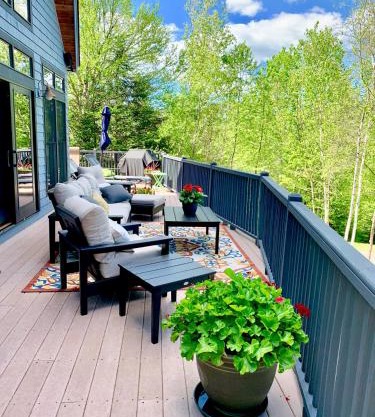 E5 Beautiful Bretton Woods slopeside home amazing views of Mount Washington Hot Tub AC