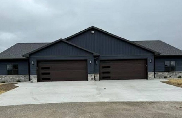 EAA 2 brand new 4-bed 3 bath, condo will be ready for EAA. Vehicle for rent too!