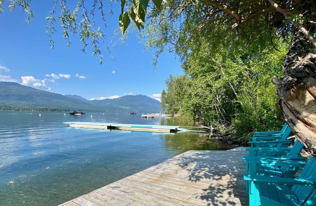 EAGLE BAY SEMI-LAKEFRONT - 2 PRIVATE SUITES - KING BEDS - LAKE ACCESS