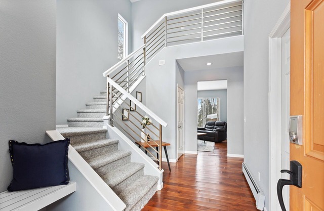 Eagle Perch: 4BR/3.5BA | Hot Tub| Mountain Views