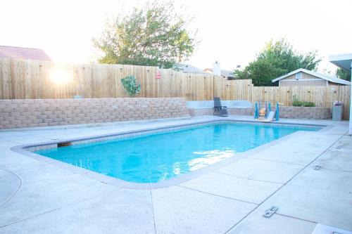 Eagle Ranch Oasis - Victorville Pool Getaway