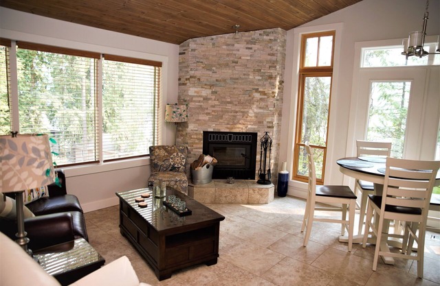 Eagle's Nest Cottage- Retiro exclusivo para adultos ubicado sobre el lago Christina