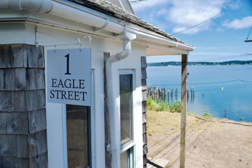 Eagles Bluff Cottage