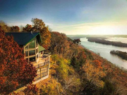 Eagles Landing- 5 bedroom 5 bath sleeps 15 Hot Tub