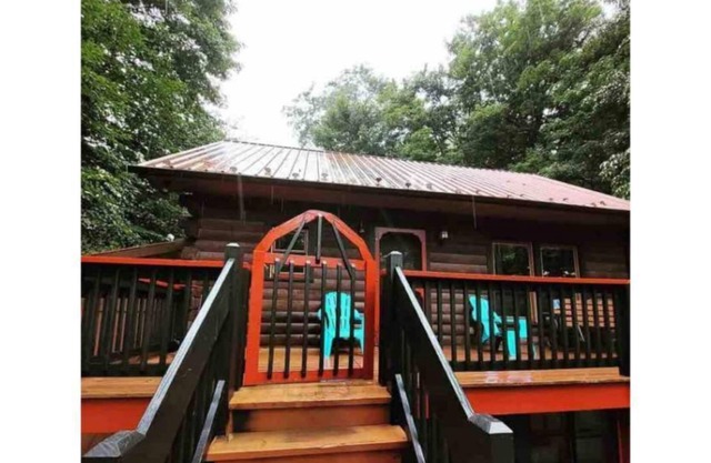 Eagles Nest Cabin, Entire Home!