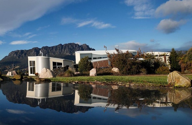 ¡GRANDES GRUPOS! Diseño galardonado. Spa al aire libre junto al lago y total privacidad