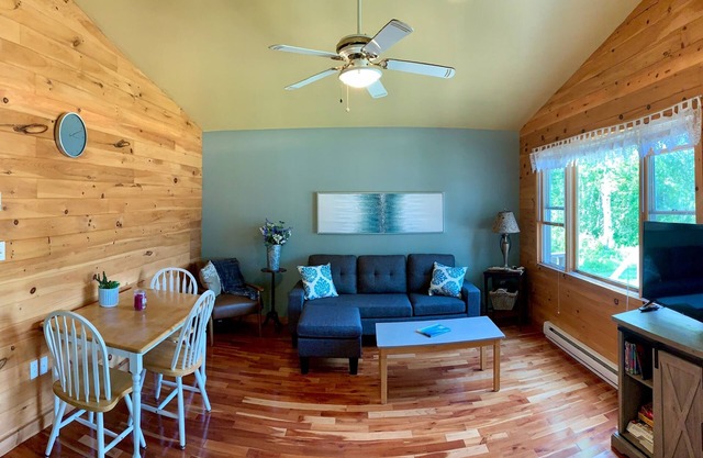 Eagles Path Retreat - Cabaña de tres habitaciones en West Covehead