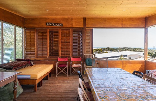 Earl's Place Gracetown Beach Shack