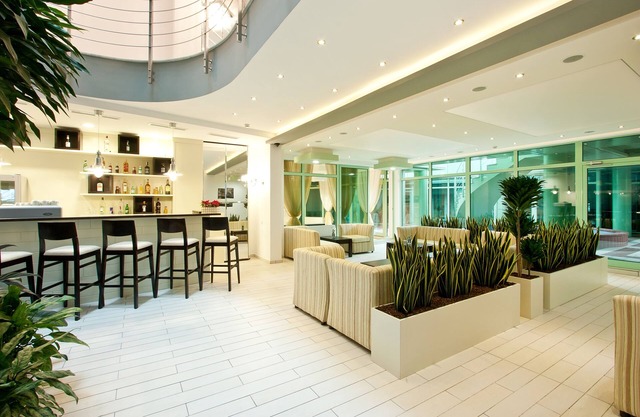 Earth and People Hotel & Spa