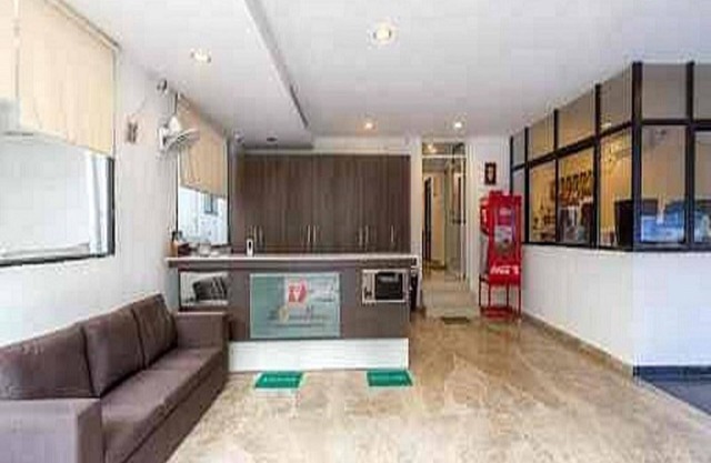 Earth Hotel Vadapalani