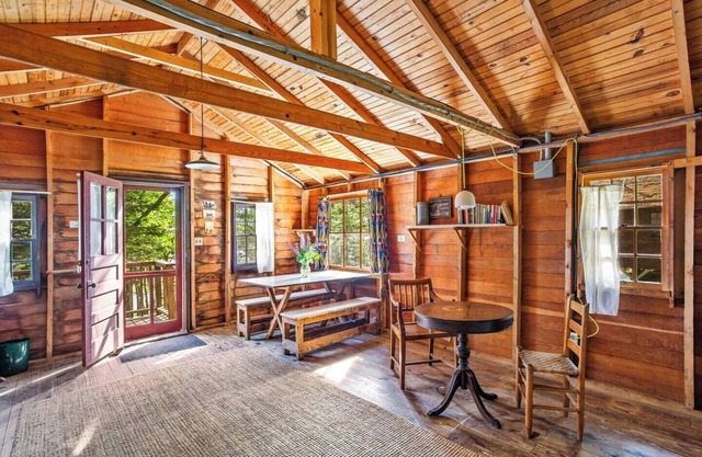 East Camp Stay - Cabin 1 + 3 + 4