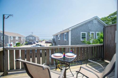 East End Condo Across from Assoc Beach