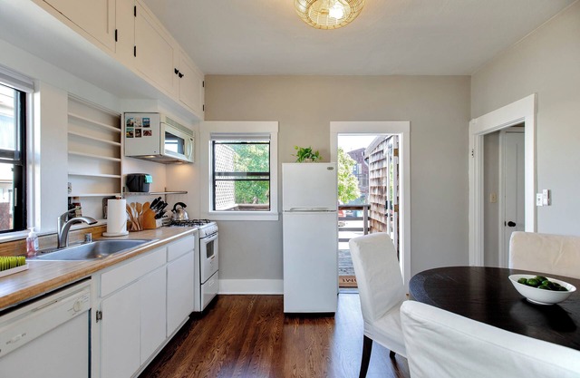 East End Craftsman Studio Apt
