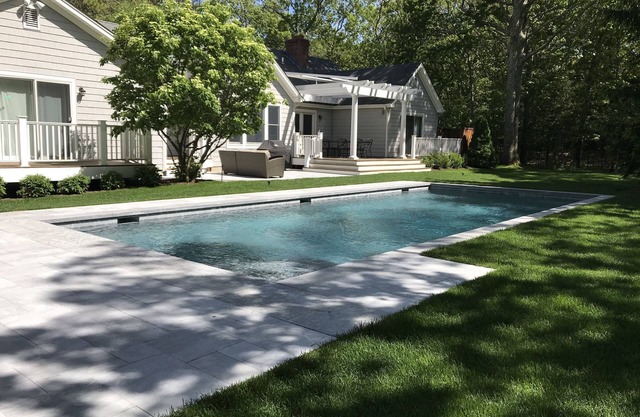 EAST HAMPTON CERCA DEL OCÉANO / CIUDAD