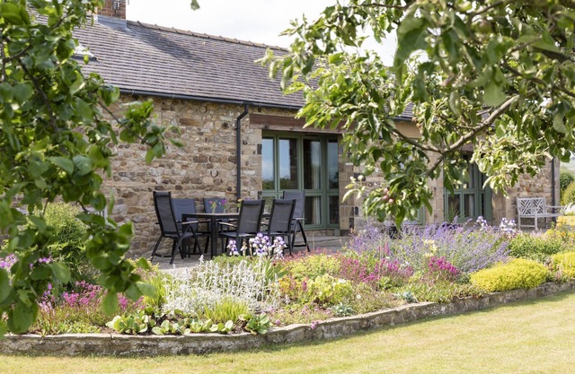 EAST LODGE - STUNNING HOLIDAY HOME, SLEEPS 8, SET IN GLORIOUS YORKSHIRE