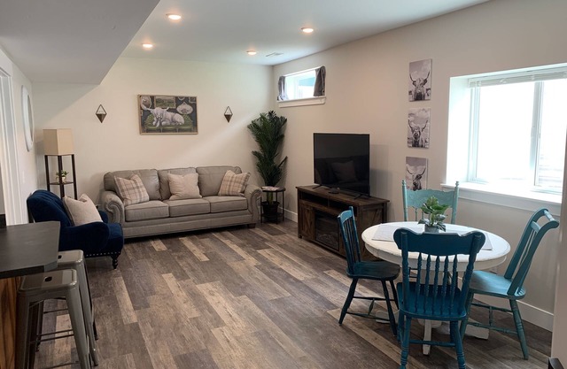 East Mo Bungalow: Close to Downtown, University, Avail. Aug. 1st!