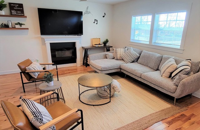 ⭐️East Nashville Retreat⭐️ Mins from downtown!!
