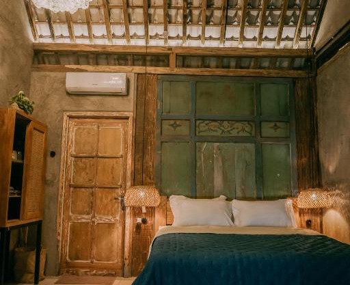 East room at Semadi Living
