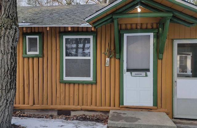 East Tawas 1 bedroom Barberry cabin