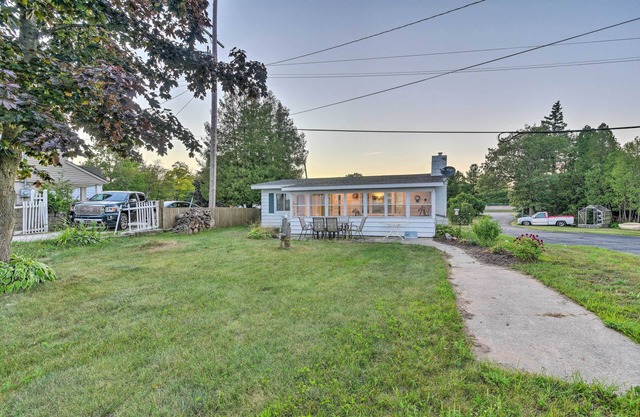 East Tawas Cabin w/ Lake Huron Access & Views