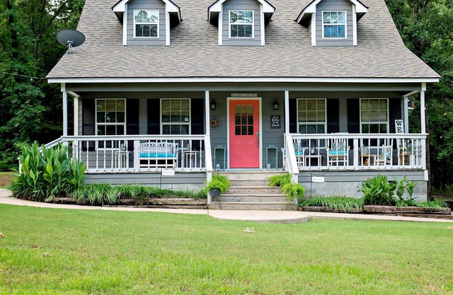 East Texas Hideaway-close to Canton and the lake