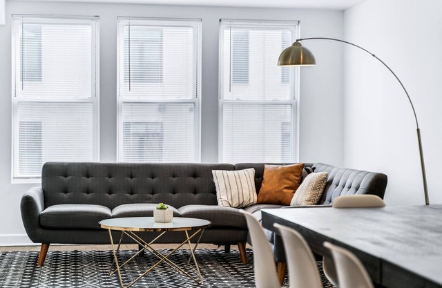 East Village Hideaway Sleeps 16 w/Parking!