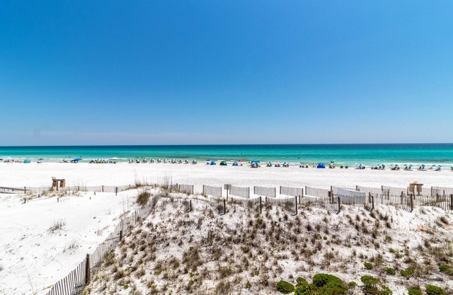 Eastern Shores - 206 1 Bedroom Condo by RedAwning