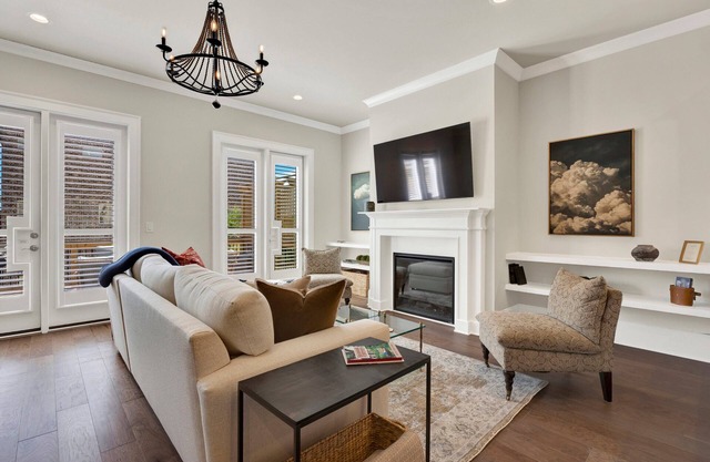 Eastern Wharf Luxury | Heated Pool Access