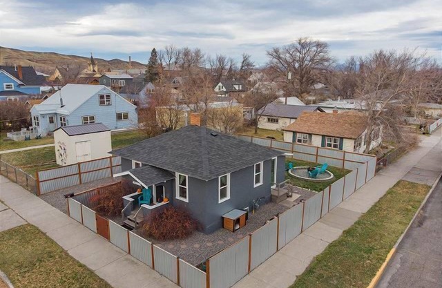 Eastside Bungalow Downtown · Charming in town pad to explore town & more