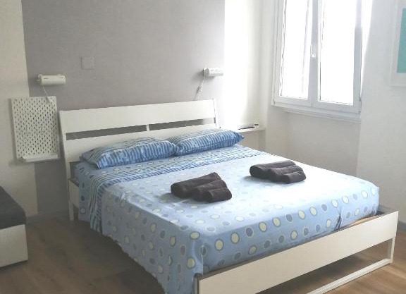 Easy House