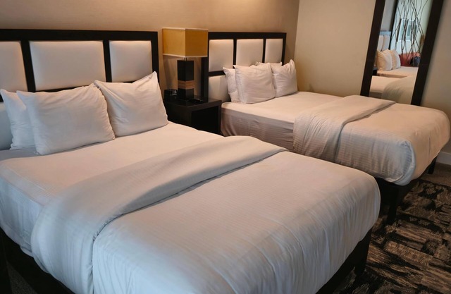 Eat, Sleep, Golf, Repeat, King Suite with Kitchen