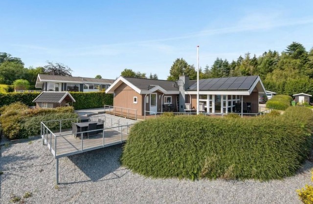 "Ebbeline" - 150m from the sea by Interhome