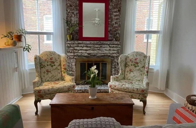Bright Eclectic 1 Bed Apt w/Parking in The Fan