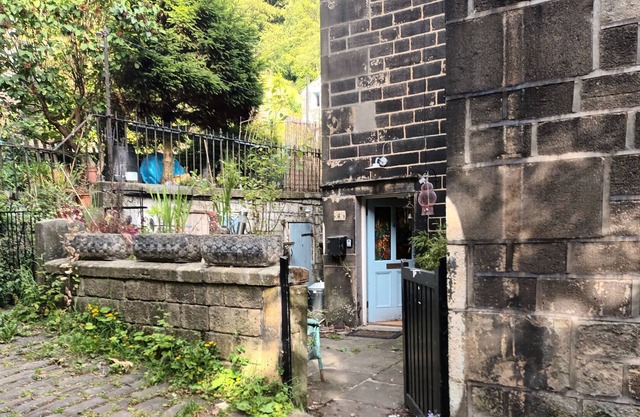 Eclectic Artists Cottage in Bohemian Hebden Bridge