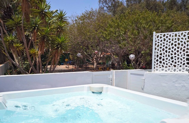 ECO Apart confortable La Orquídea. Con terraza, jardín y jacuzzi en Green Dharma