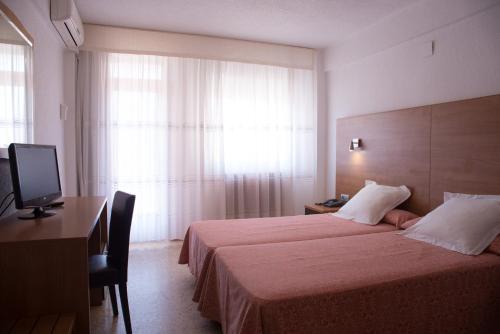 Eco Avenida Hotel & Parking