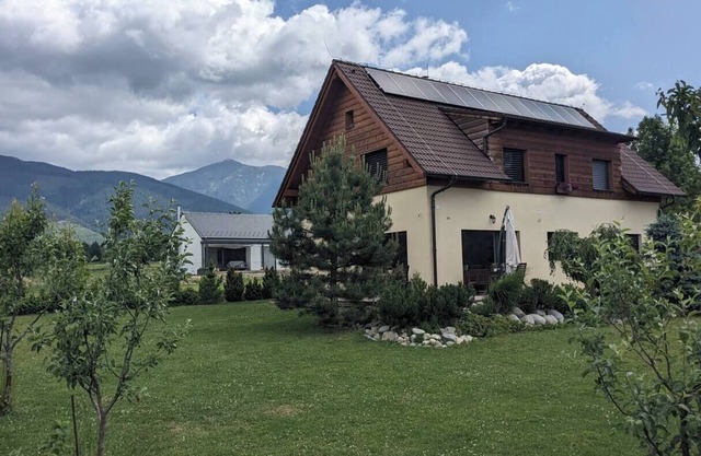 Eco clay & straw villa with mountain scenery