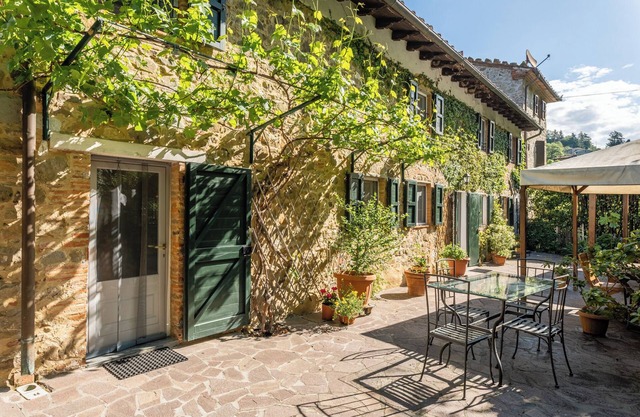 Casa rural ecológica "Abbacca-là" 1' con vistas a la montaña, piscina compartida y Wi-Fi
