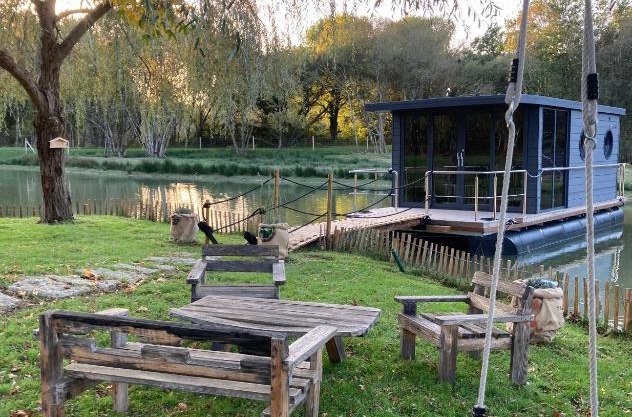 Ecolodge Charles Ashton Hébergement insolite sur l'eau