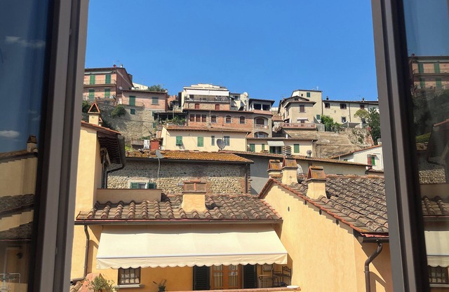 Ecological House in Tuscany - Powered mainly by solar energy