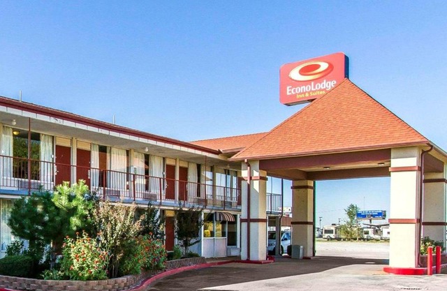 Econo Lodge Inn & Suites Near Bricktown