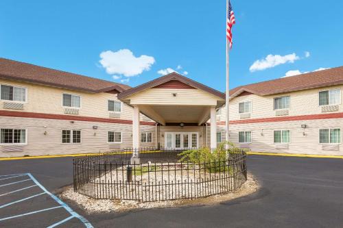 Econo Lodge Lake Mills