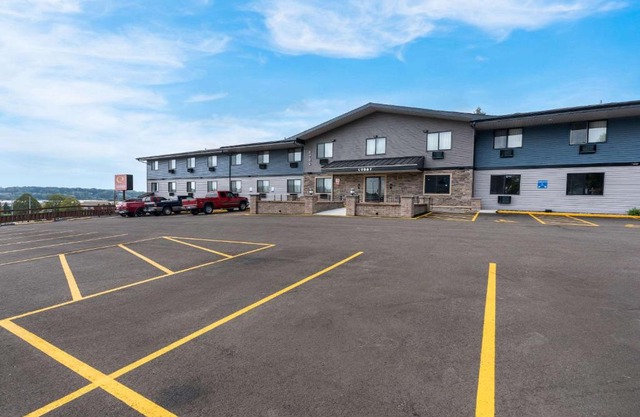 Econo Lodge Madison East
