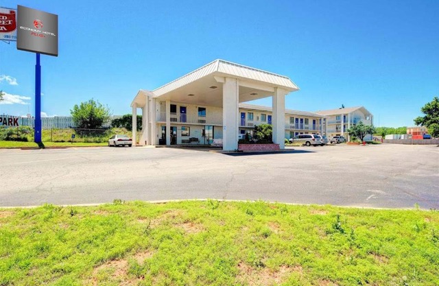 Economy Hotel Plus