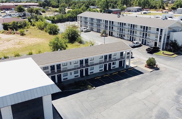 Economy Hotel Plus