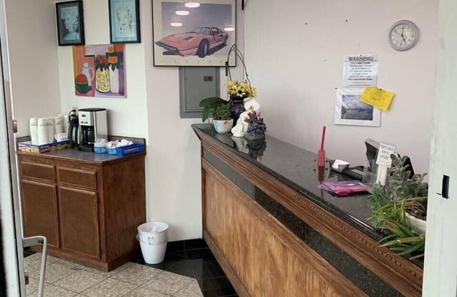Economy Inn Monterey