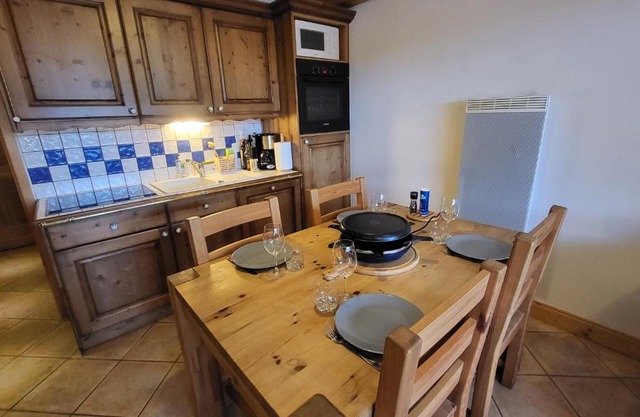Ecrins A4, 1 bedroom apartment with bunk room, central Samoëns