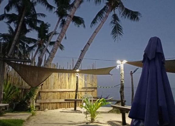 Eddie`s Beach Resort Siargao